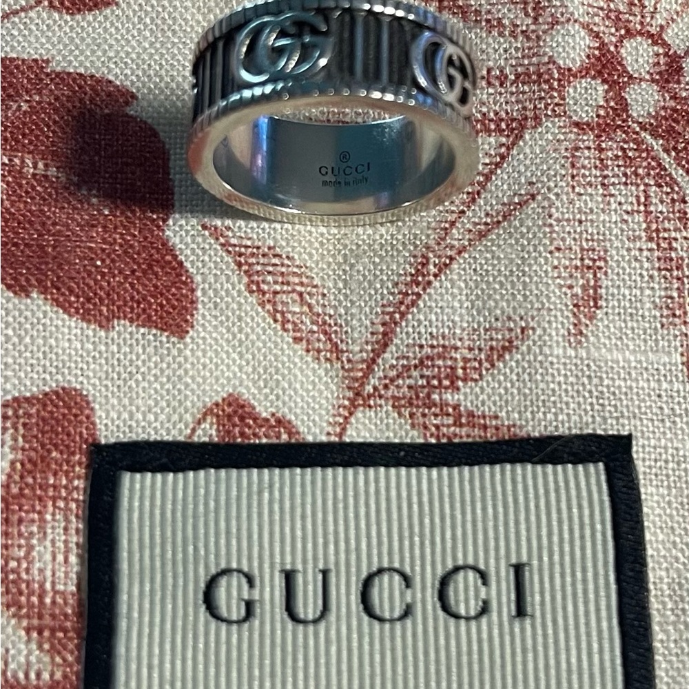 Authentic Gucci Double G Thick Silver Band Ring - Picture 3 of 6